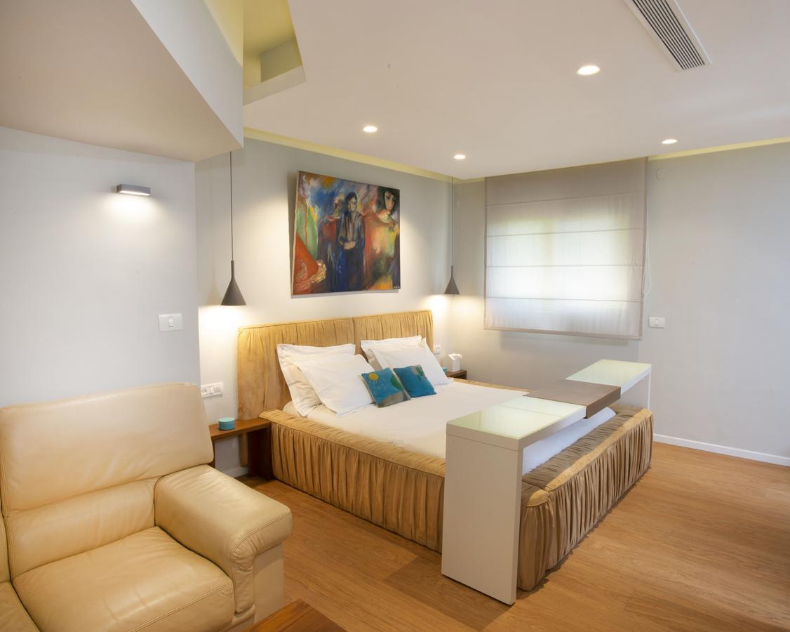 Romantic Suite In カイザリア エクステリア 写真